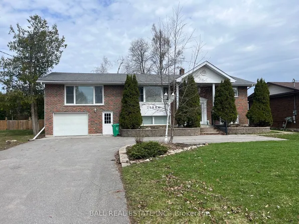 1684 Sherbrooke St, Peterborough, ON K9K 0E9