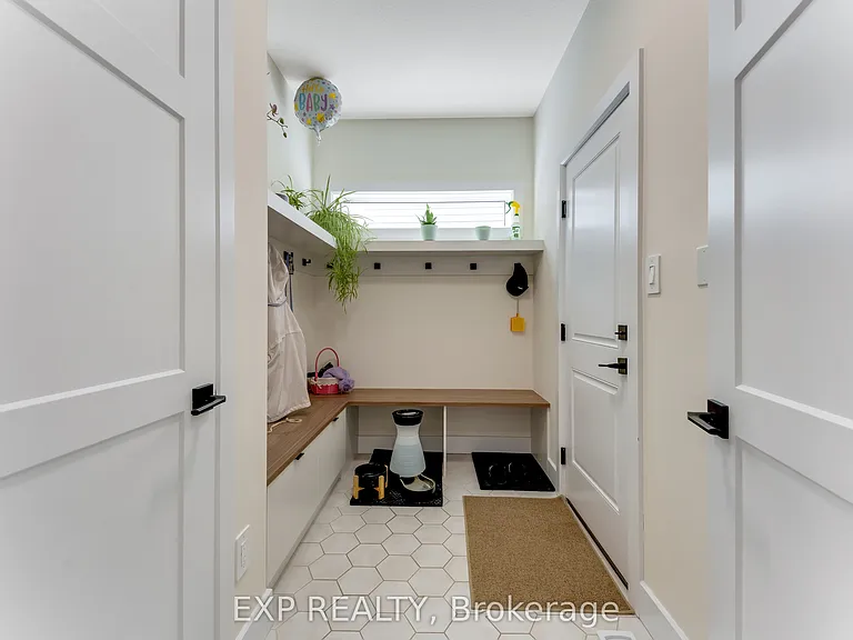 266 Hesselman Cres — Photo 48