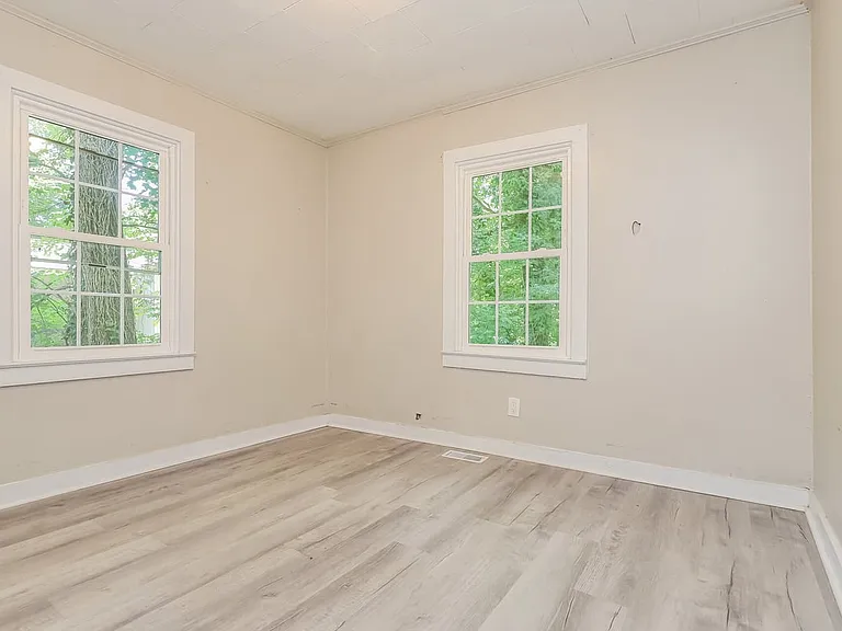 505 Henry Pl — Photo 10