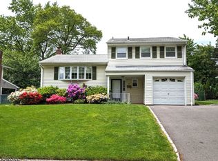 10 Whittier Rd, Clark, NJ 07066