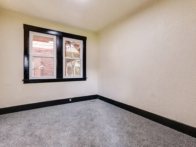 609 E Warrington Ave #1 — Photo 14