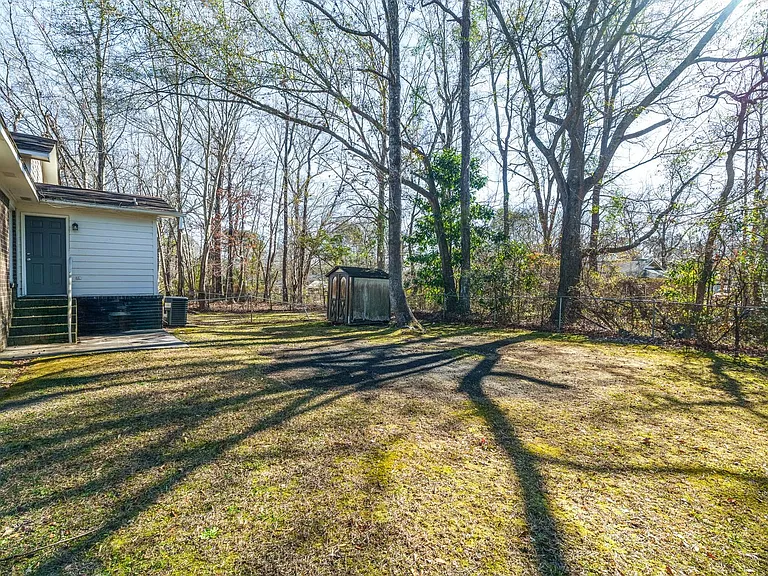 118 Roberta Dr — Photo 16