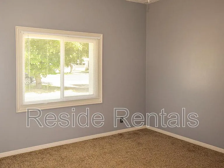 502 W Center St #1 — Photo 9