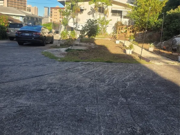 962 Spencer St, Honolulu, HI 96822