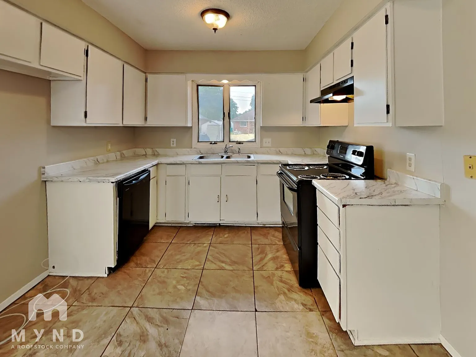3 bed, 2.0 bath, 1200 sqft, $1,349 — Photo 4