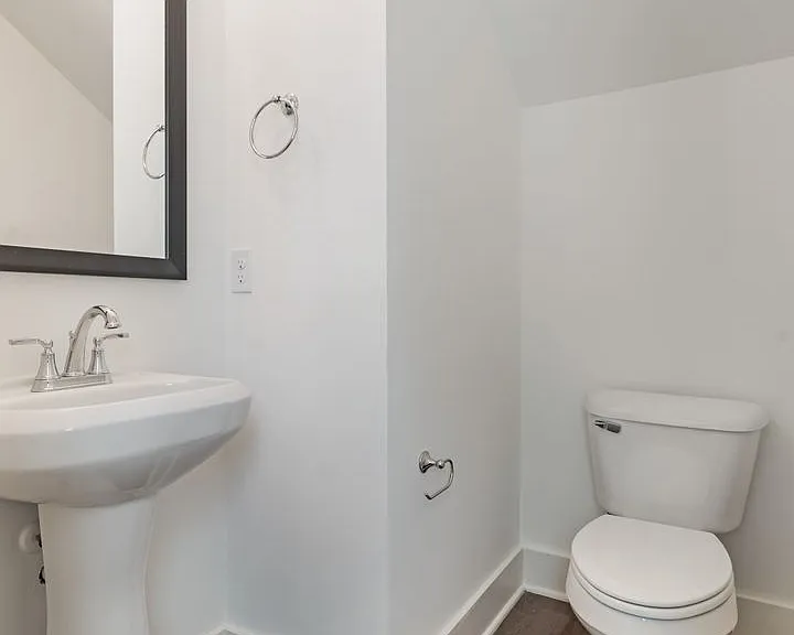 148 Huntley Dr — Photo 21