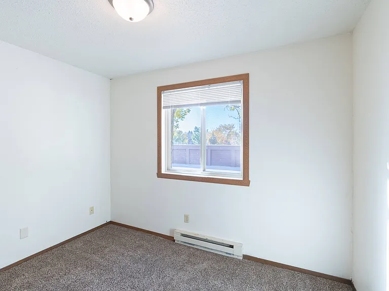 Fargo, ND Pacific Park Apartments | 21B | Bedroom
