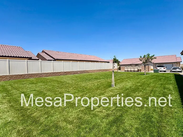 9550 Tamarisk Ave #127 — Photo 21