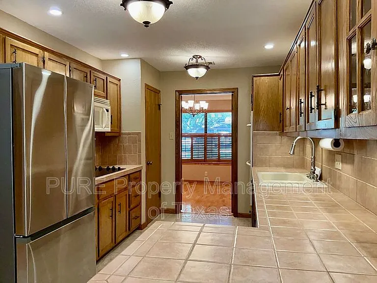201 Oakwood Dr — Photo 10
