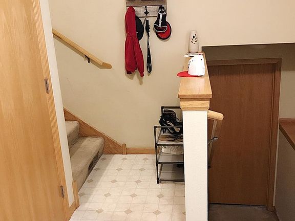 5th image of 1946 Knollwood Cir