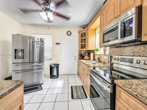 3430 SW 11th St #3430, Miami, FL 33135