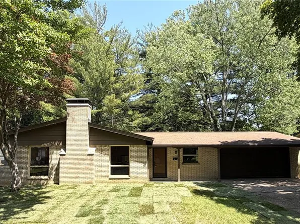 22 Fourscore Dr, Belleville, IL 62226