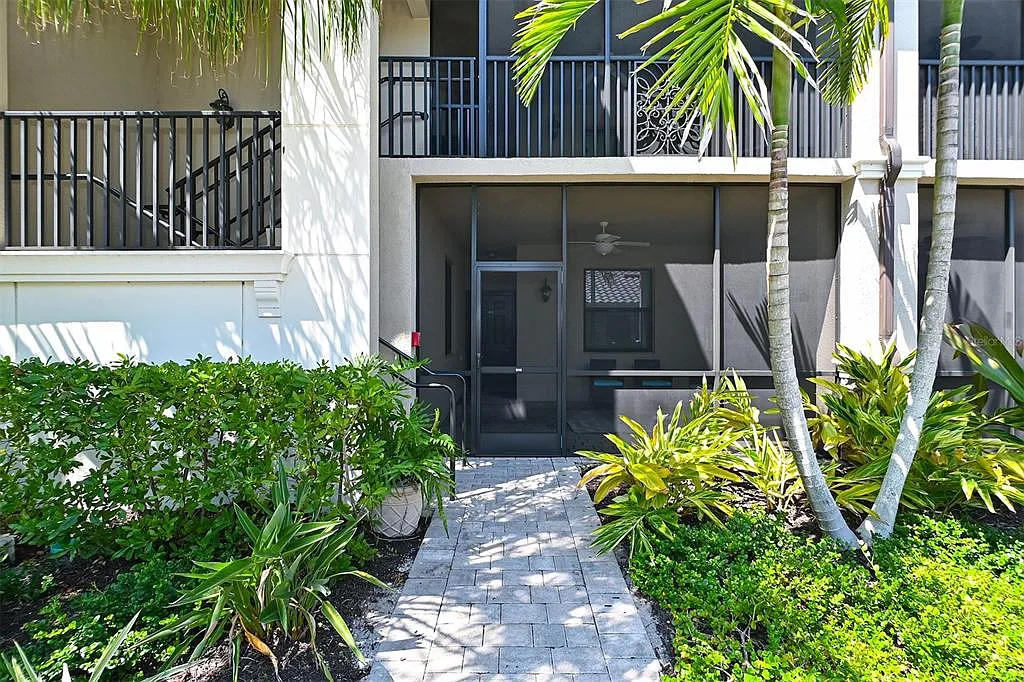 2 bed, 2.0 bath, 1336 sqft, $5,500 — Photo 4