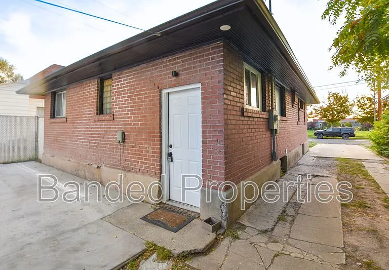 1955 S West Temple — Photo 6