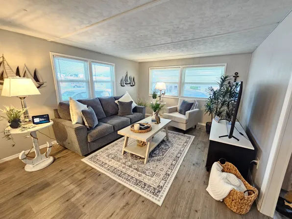 5145 E Bay Dr #137, Clearwater, FL 33764