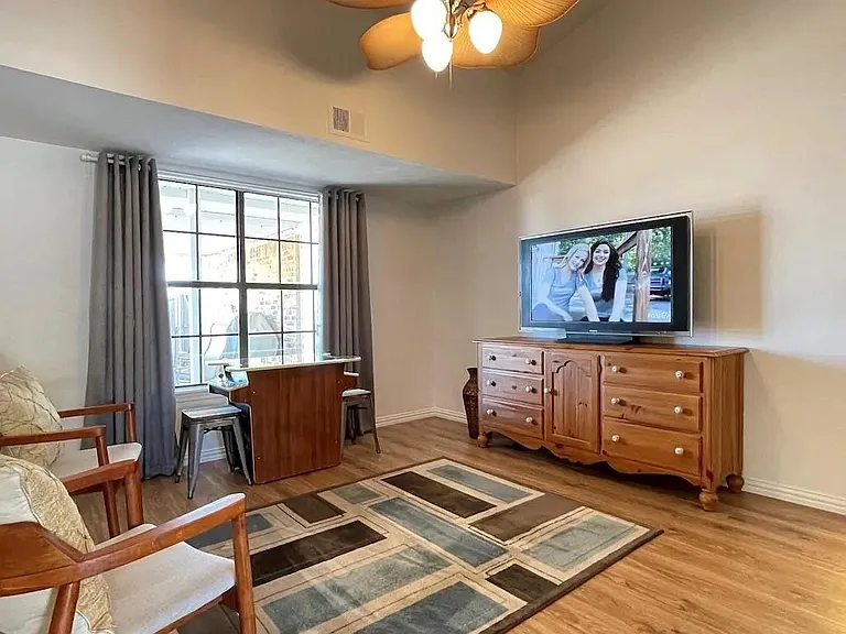 4333 Ireland Dr — Photo 11