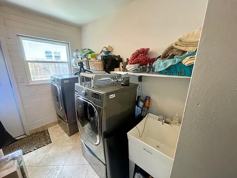 610 Gaines Way — Photo 6