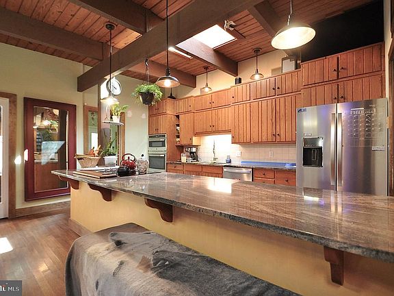 5th image of 772 Beaver Branch Rd