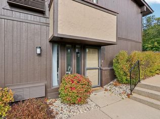 83 Red Chimney Rd #7, Lake Geneva, WI 53147