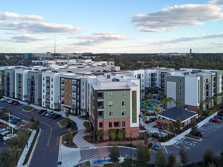 The Accolade Collegiate Village West - Student Housing — Photo 35