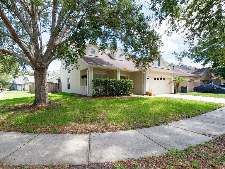 10825 Newbridge Dr — Photo 40