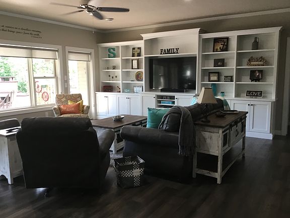 3rd image of 4003 Rosewood Ln SE