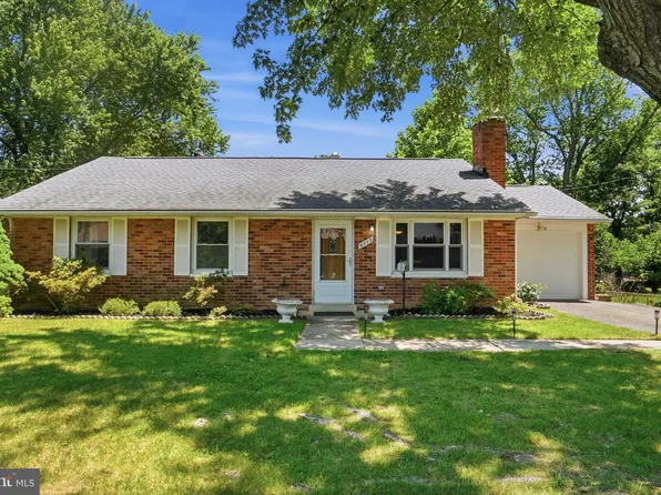 4115 Conrad Rd, Alexandria, VA 22312
