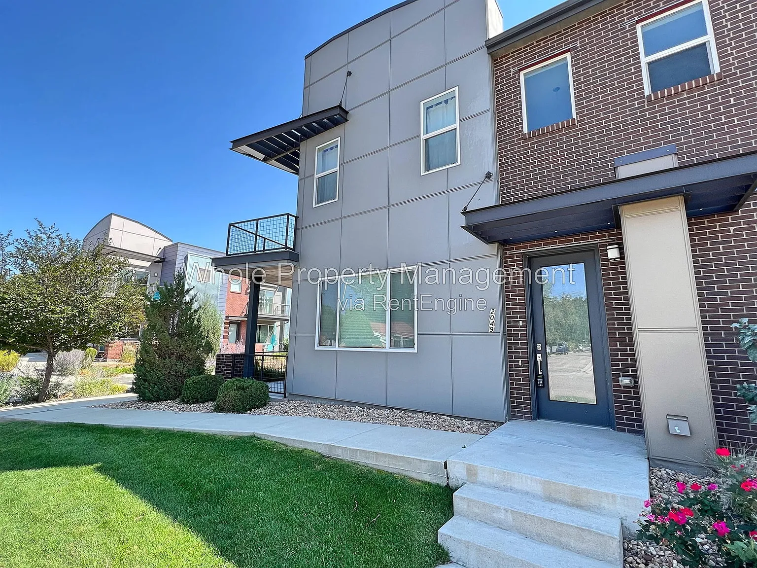 3 bed, 2.5 bath, 1758 sqft, $2,600 — Photo 2