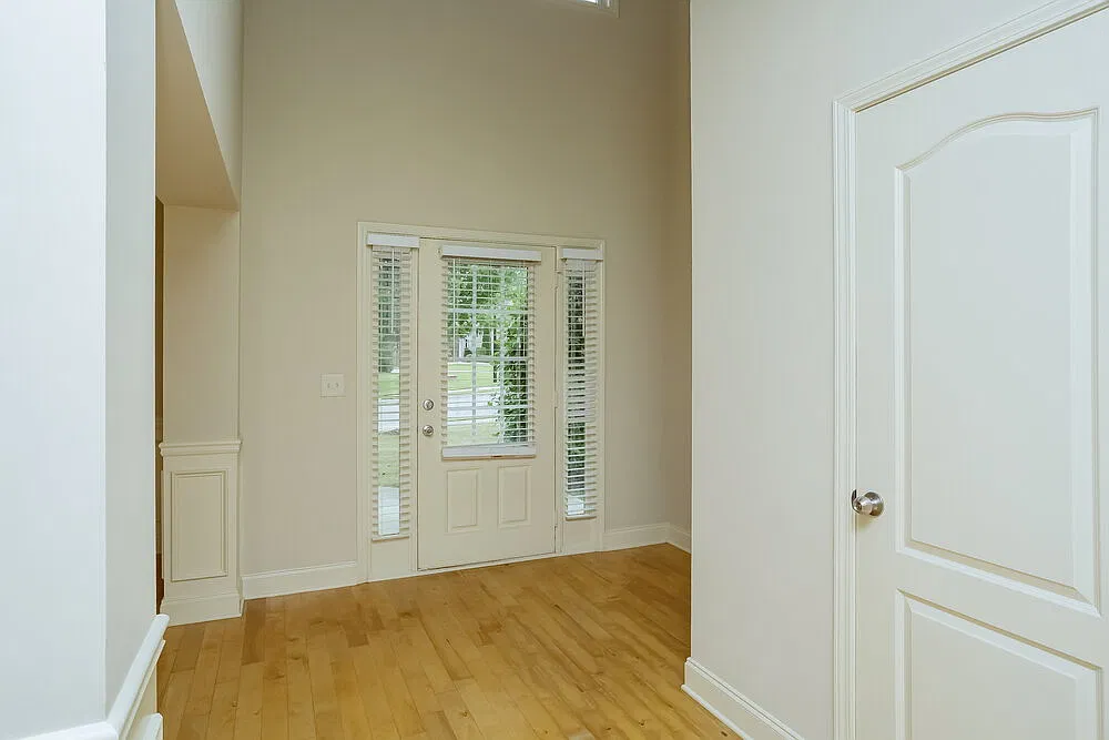 5 bed, 4.0 bath, 2424 sqft, $3,550 — Photo 3