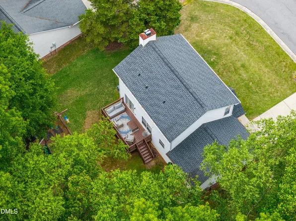 809 Swan Hill Ct, Fuquay Varina, NC 27526