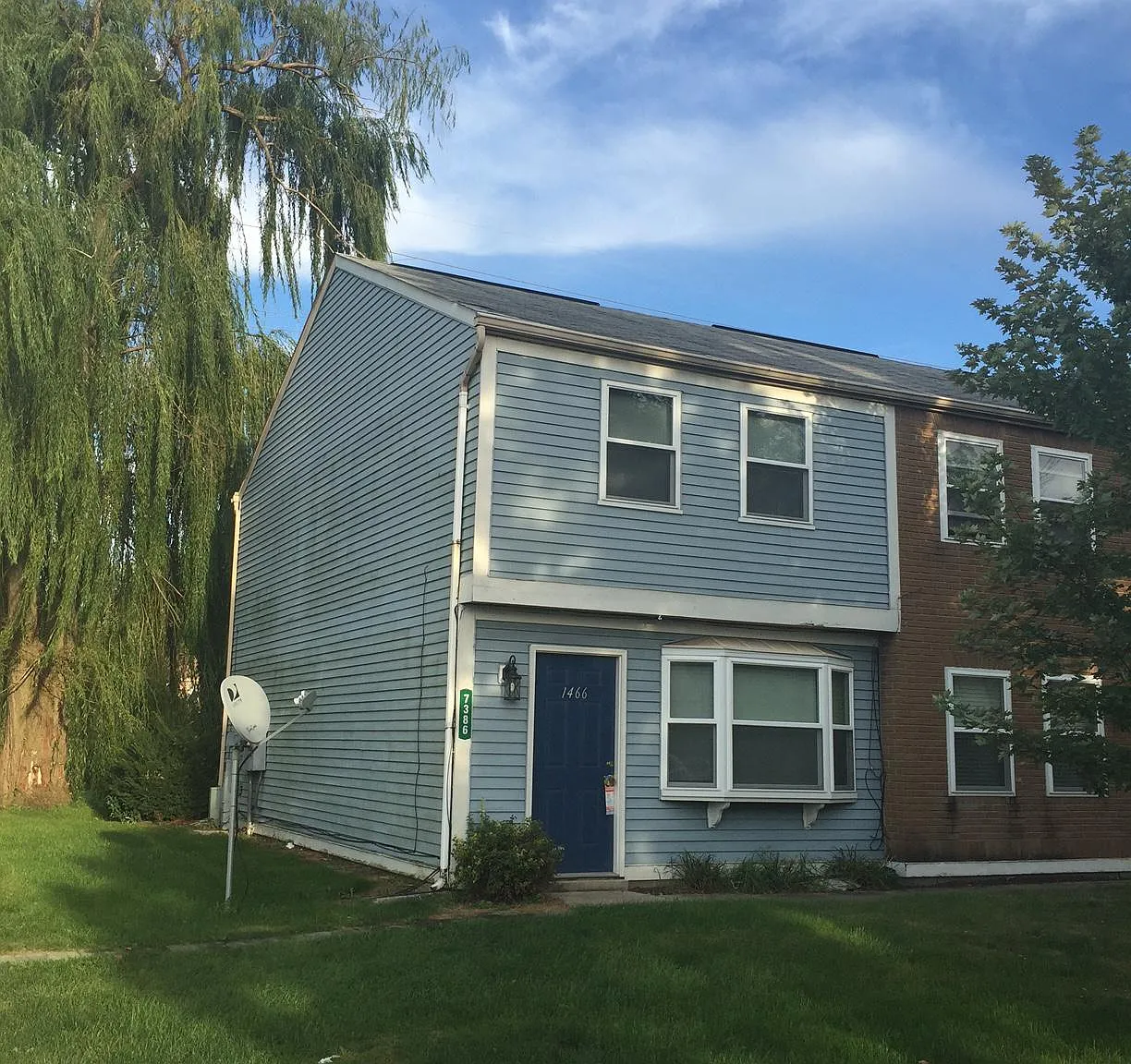 2 bed, 1.5 bath, 1048 sqft, $1,195 — Photo 1