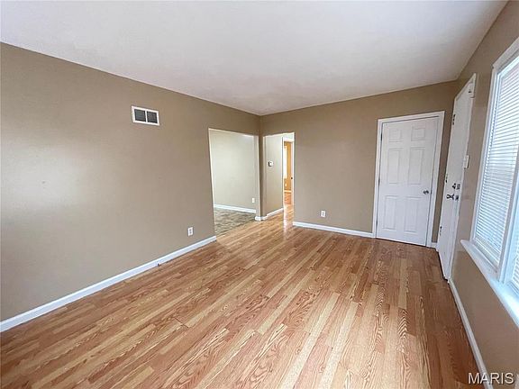 4th image of 1121 Trampe Ave