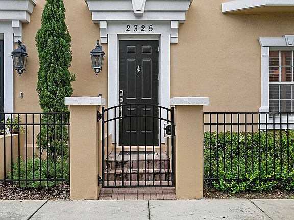 2nd image of 2325 W De Leon St