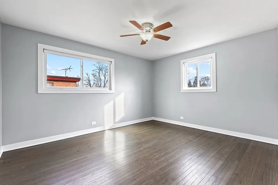 3 bed, 1150 sqft, $2,000 — Photo 2