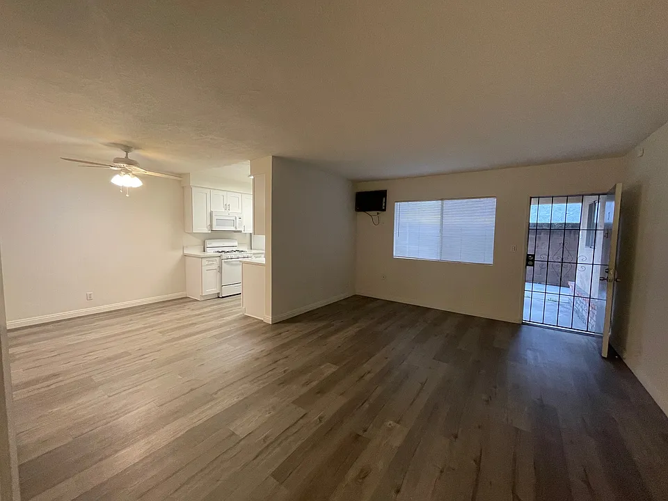 943 N Louise St #3