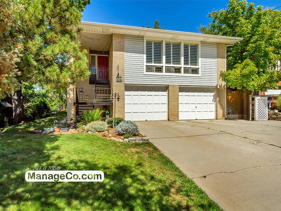 2535 E Blaine Ave #UP