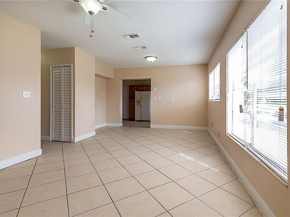 3rd image of 7024 Baywood Dr