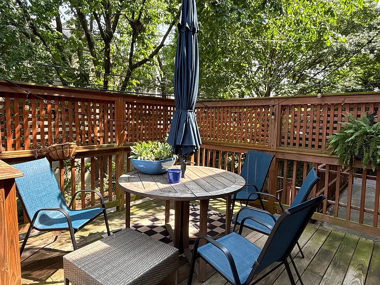 2728 Cortland Pl NW — Photo 4