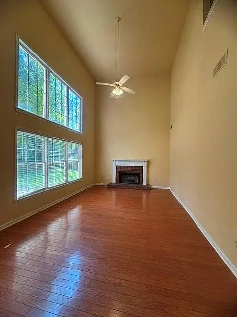 4 bed, 2.5 bath, 2139 sqft, $2,900 — Photo 3