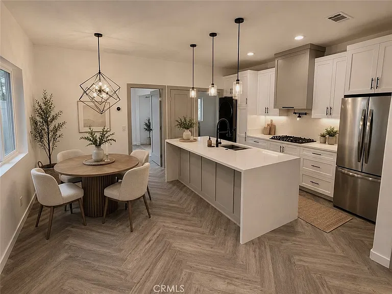 2643 Summerchase Ave #B — Photo 25