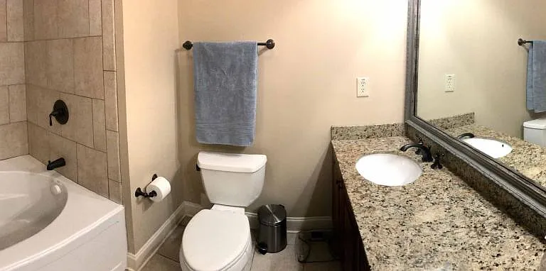 master bedroom bathroom