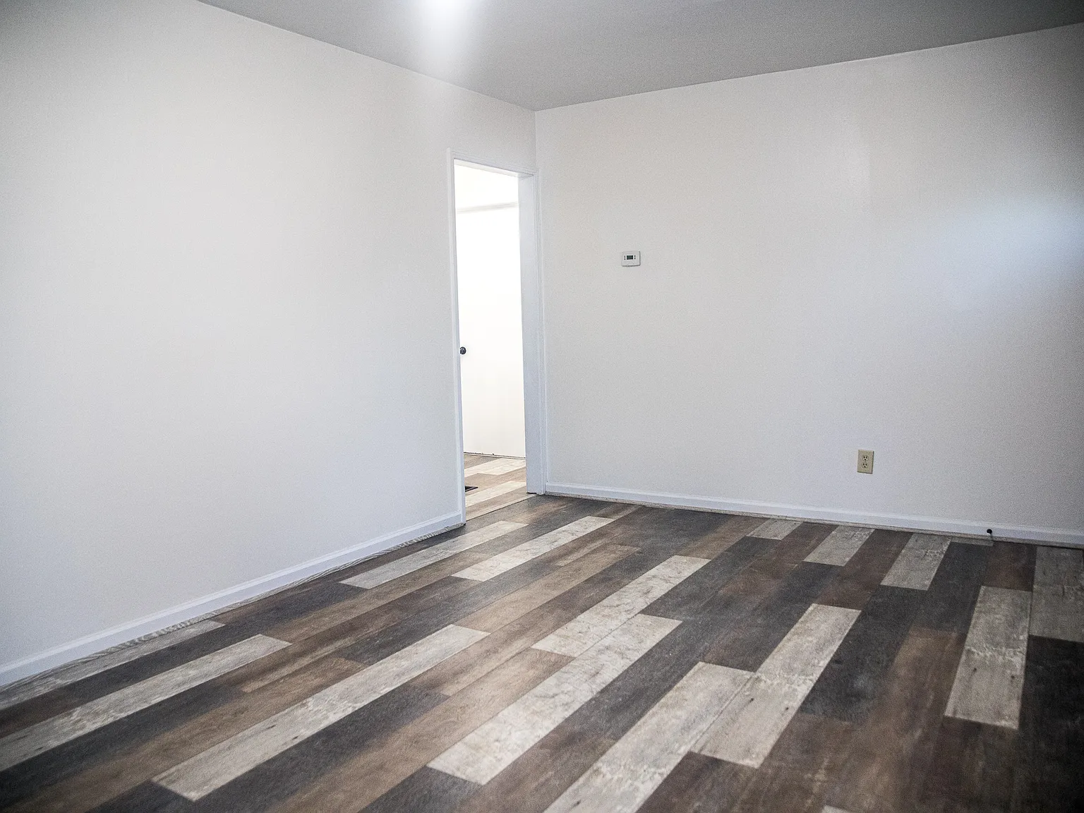 2235 Barrymore Avenue - 1 — Photo 4
