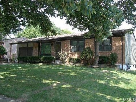 1st image of 2842 Foxwood Dr