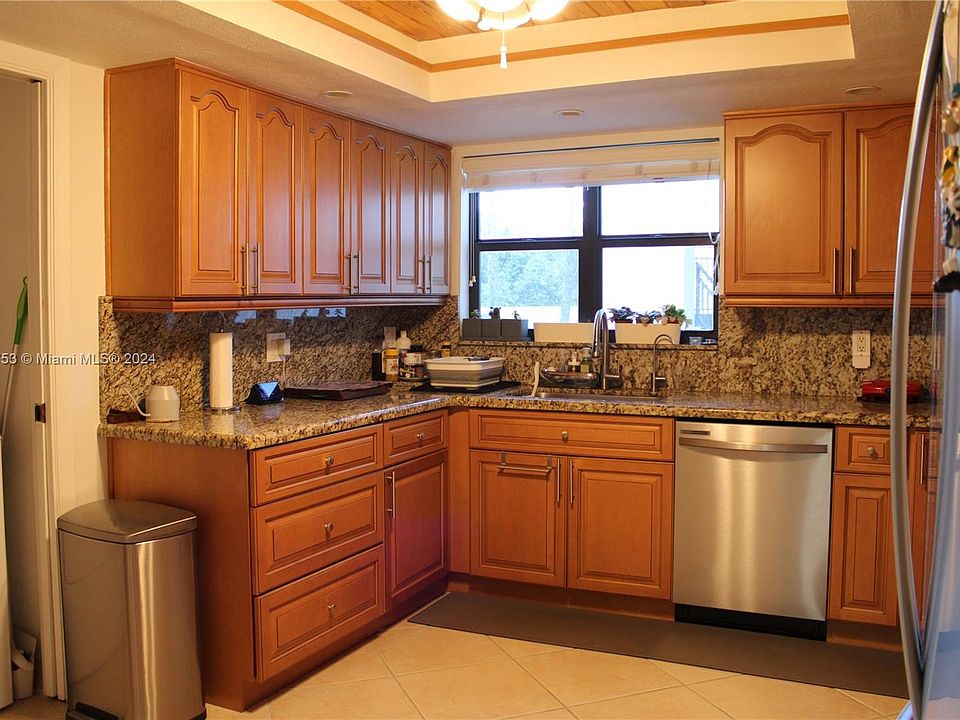 Fairways At Bonaventure Condominiums 16051 Blatt Blvd Fort Lauderdale