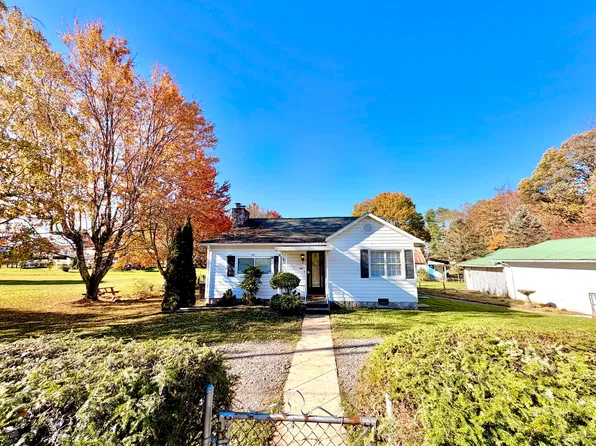 183 Lookout Rd, Hico, WV 25854