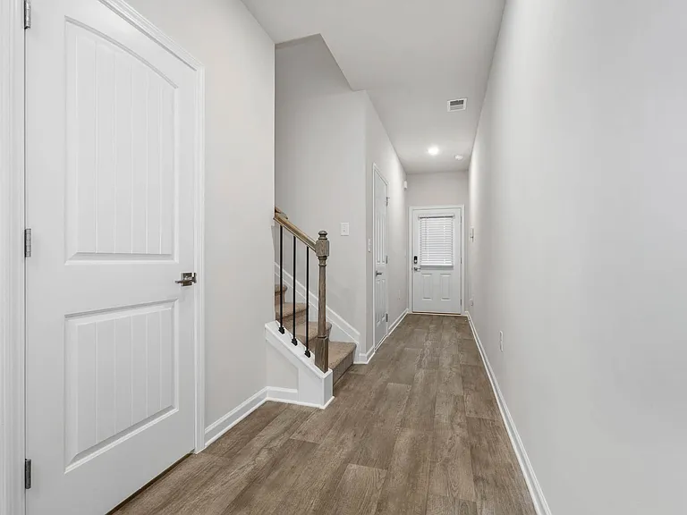 3640 Parkway James Dr — Photo 2