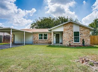 729 Ruidoso Dr, Saginaw, TX 76179