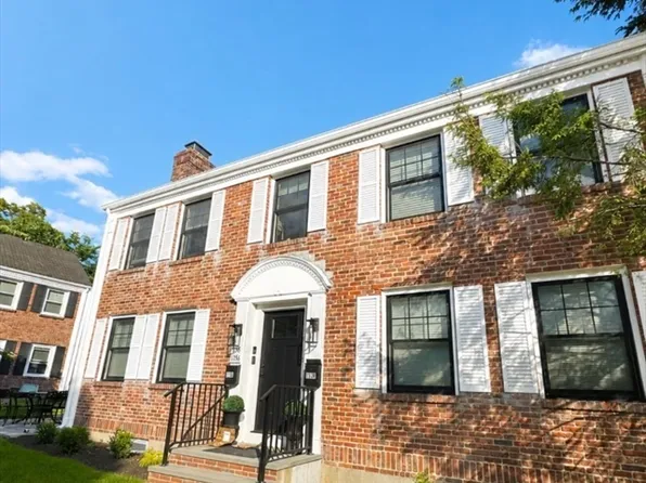 1136 Walnut St #2, Newton Highlands, MA 02461