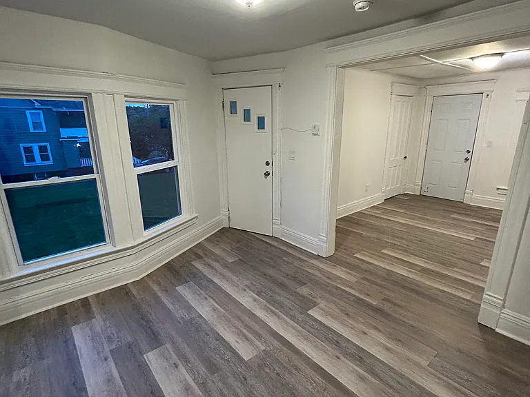 323 W Calthrop Ave #2 — Photo 25