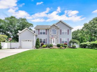 516 Center Ave, Middletown, NJ 07748